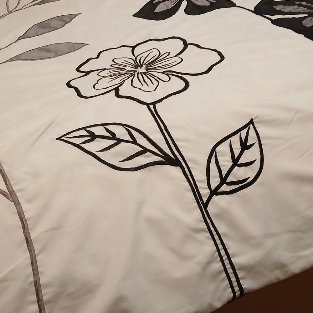 Q. Duvet Cover Set & 3 decorative pillows.